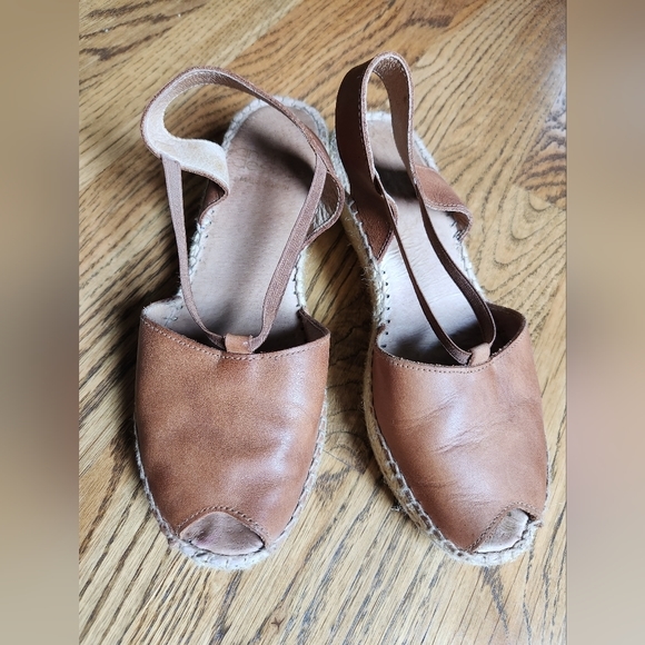 Andre Assous Espadrille Wedge, Tan Leather Peep Toe US7.0 - Picture 1 of 4